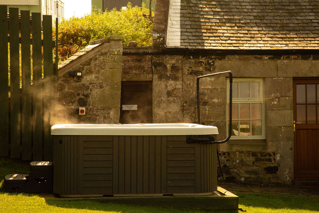 Grey Seal Budle Bay Holiday Cottages Hot Tub Northumberland 1