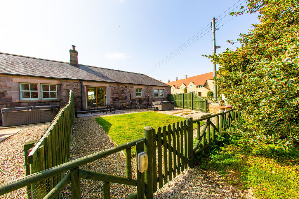 Lucker-Holiday-Cottages-Greenfinch