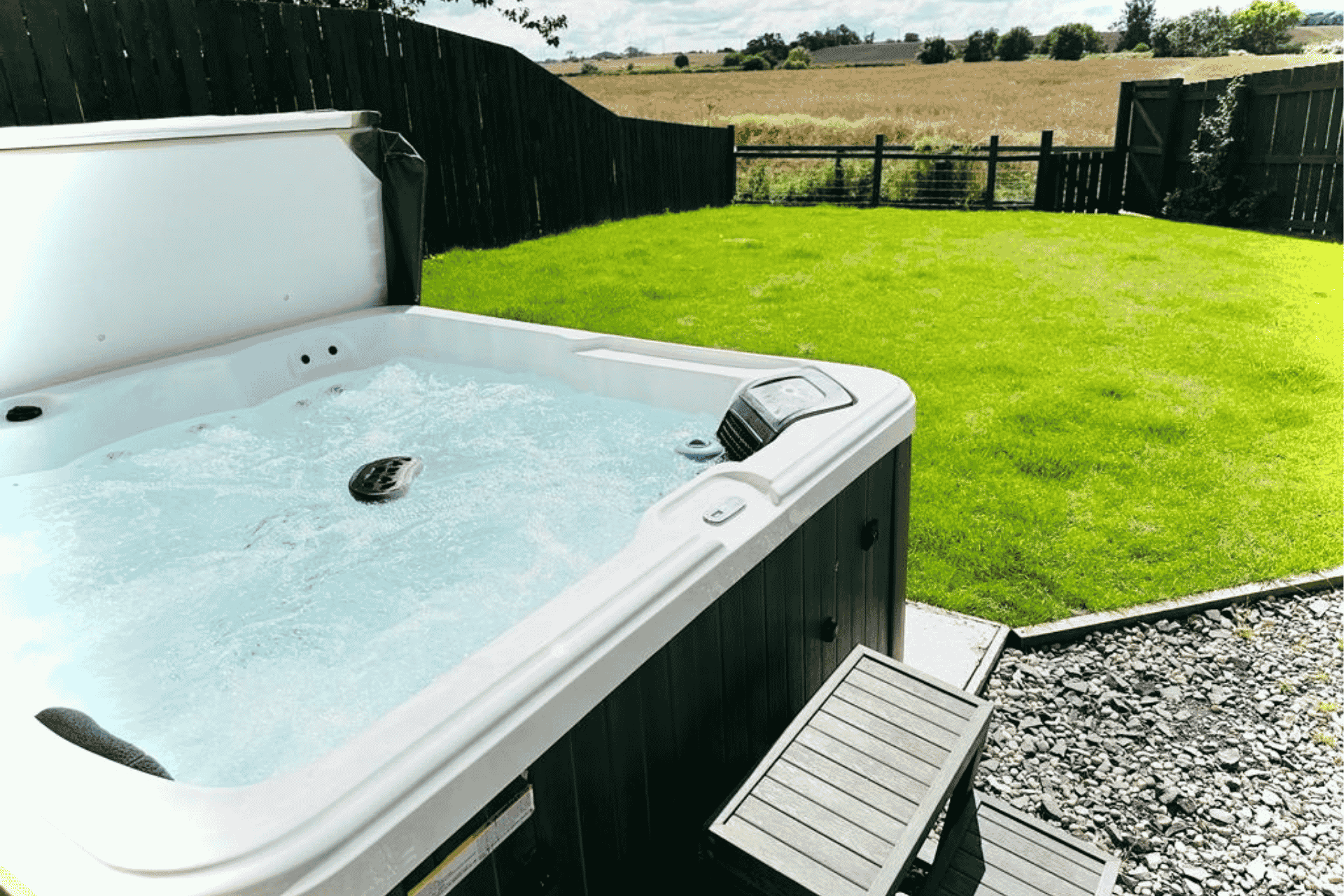 Oak Cottage Hot Tub